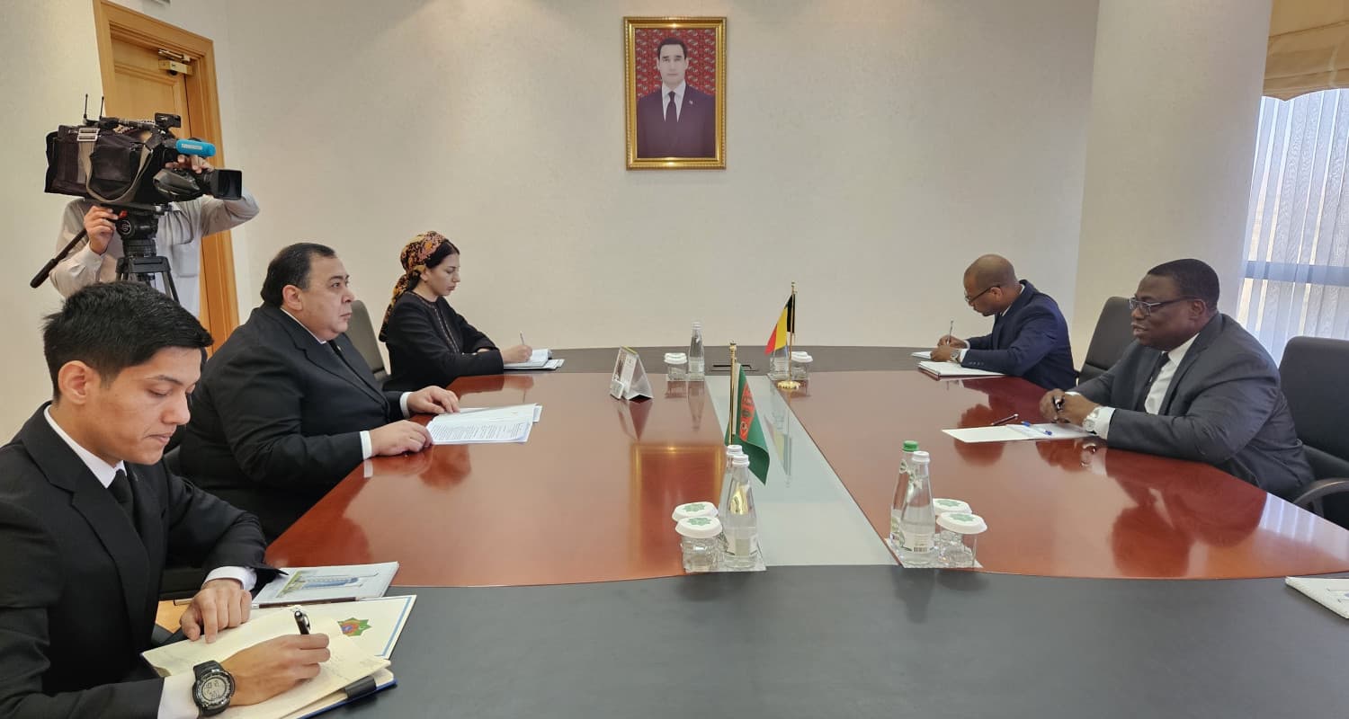The Ambassador of the Republic of Benin presented copies of his credentials to the Ministry of Foreign Affairs of Turkmenistan