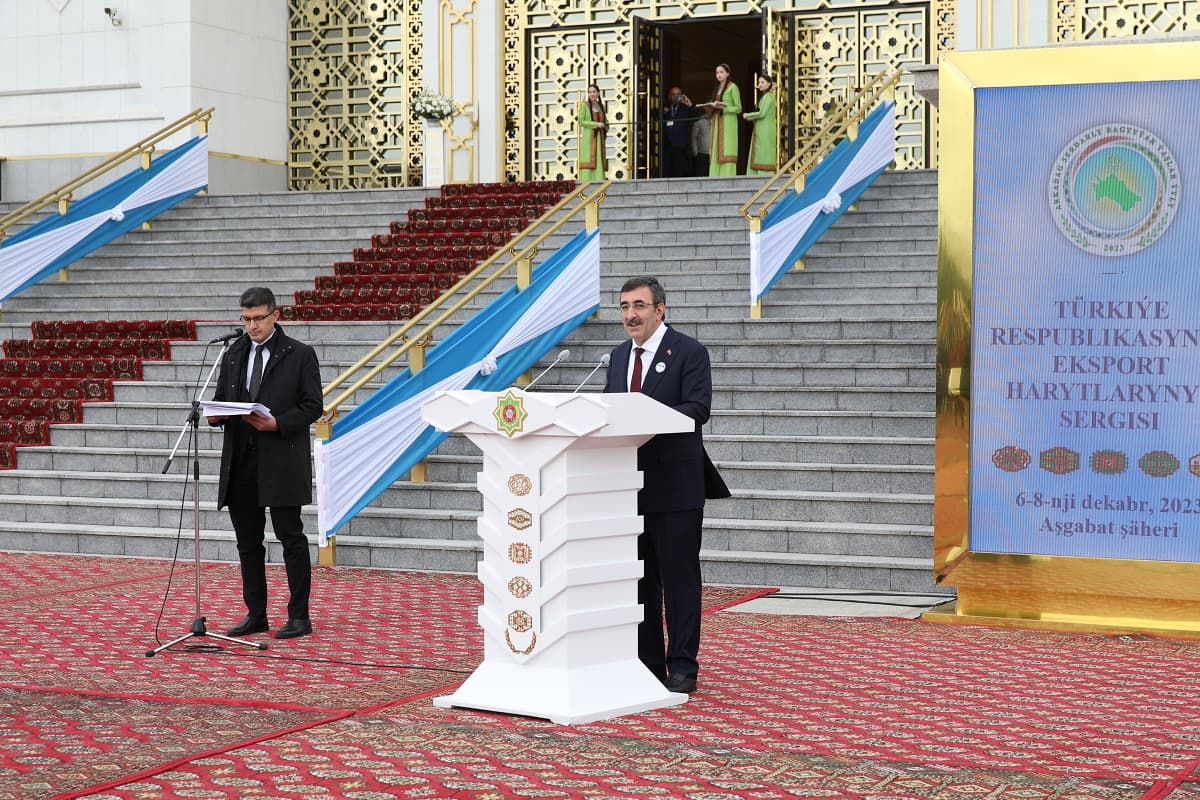 100 Turkish companies present their products at an exhibition in Ashgabat