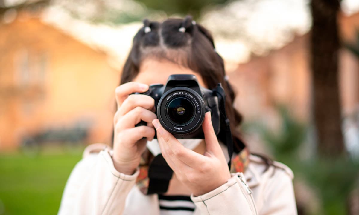 ДООН проводит конкурс фотографий о волонтерстве