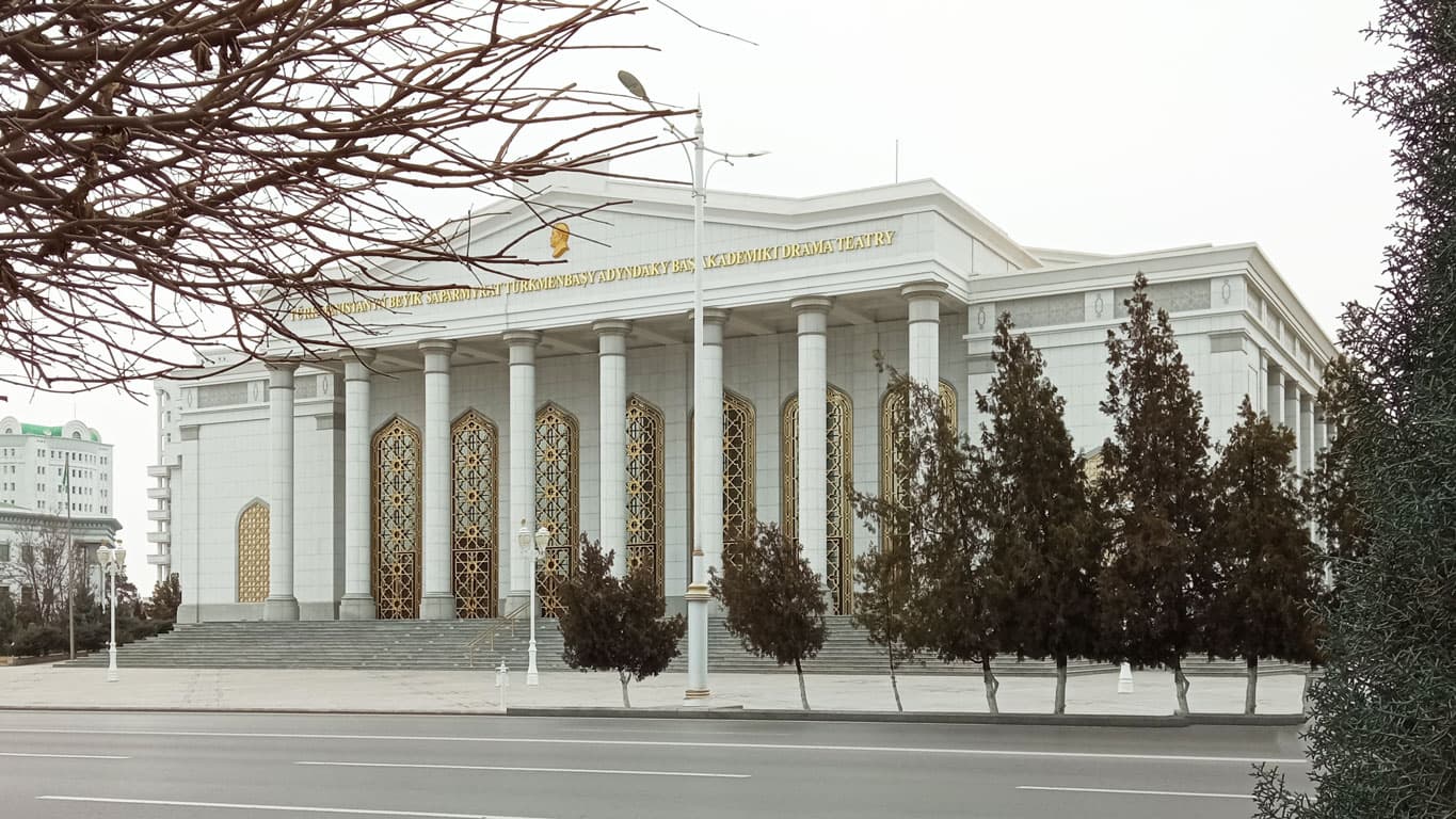 Репертуар Главного академического драматического театра Туркменистана имени Великого Сапармурата Туркменбаши с 21 по 24 марта
