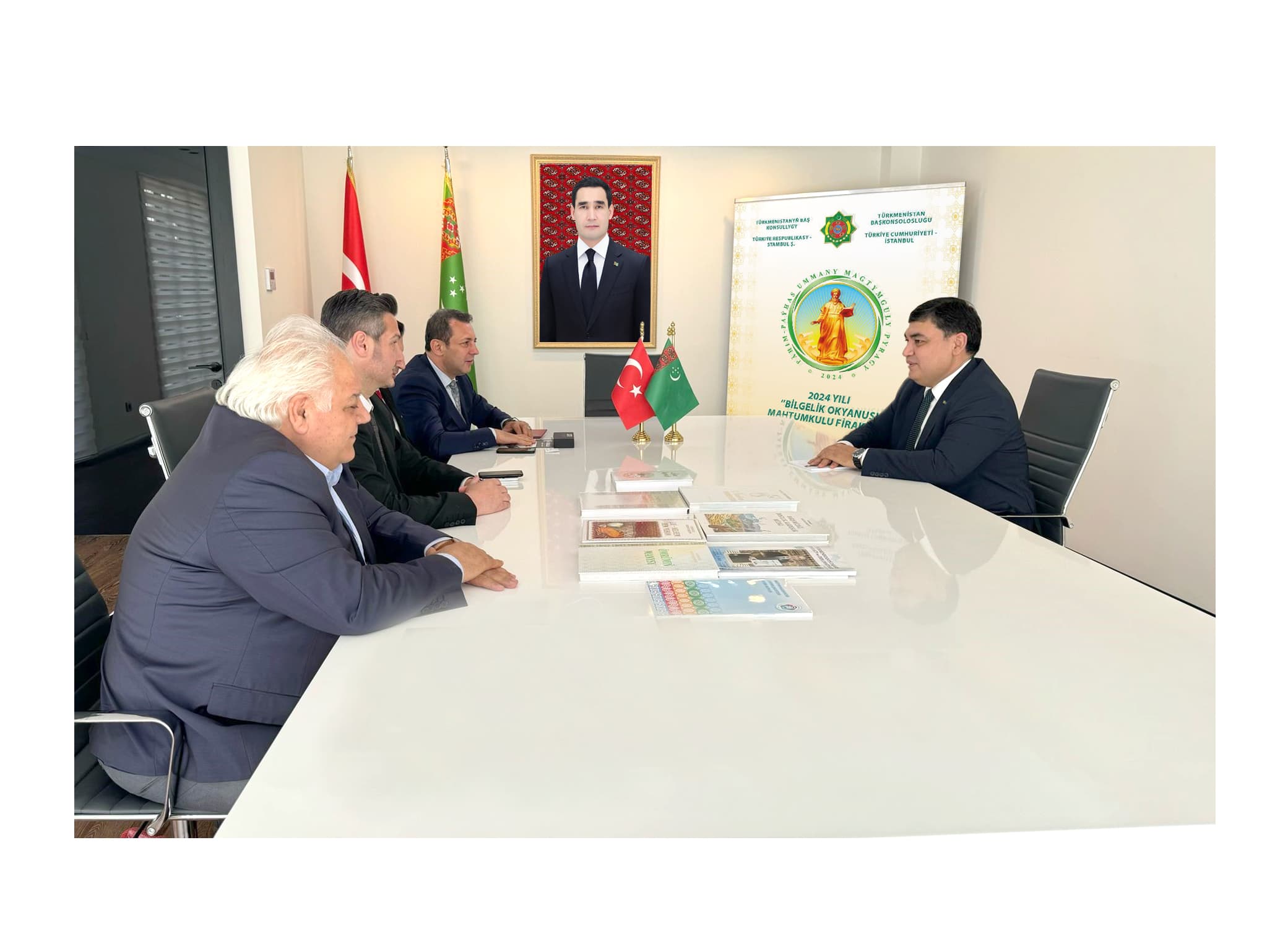 v-genkonsulstve-turkmenistana-v-stambule-sostoyalas-vstrecha-s-predstavitelyami-delovogo-soobshchestva-turcii