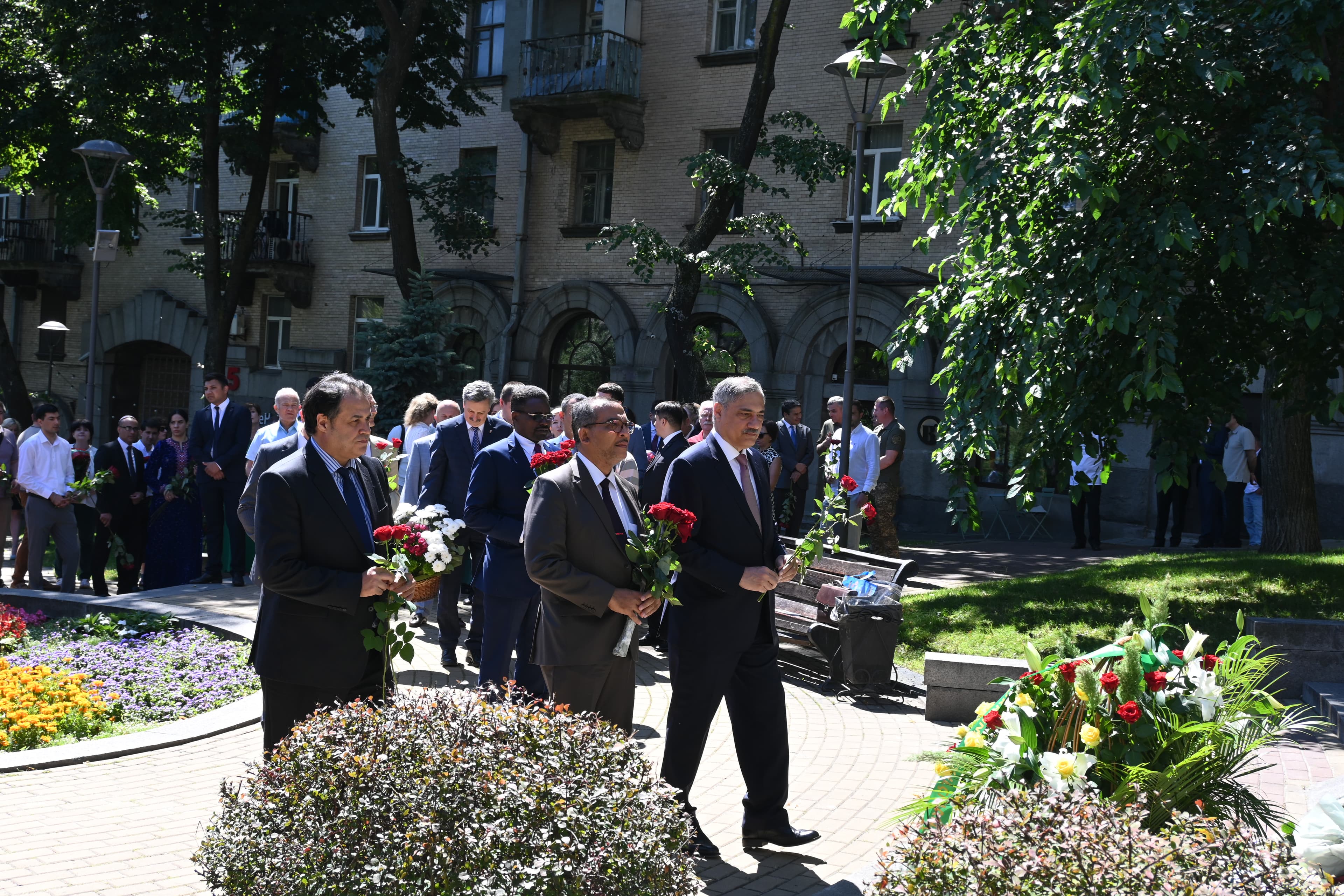 solemn-ceremony-laying-flowers-monument-magtymguly-took-place-kyiv