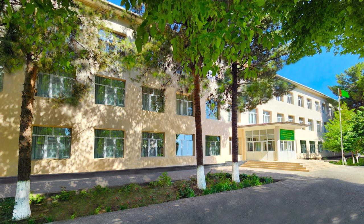 Ashgabat Secondary Vocational School of Tourism invites applicants from all over Turkmenistan!