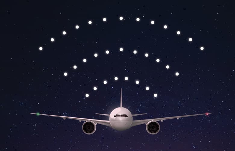 Национальная авиакомпания Катара Qatar Airways и американская компания SpaceX запустили спутниковый интернет Starlink для пассажиров самолёта.