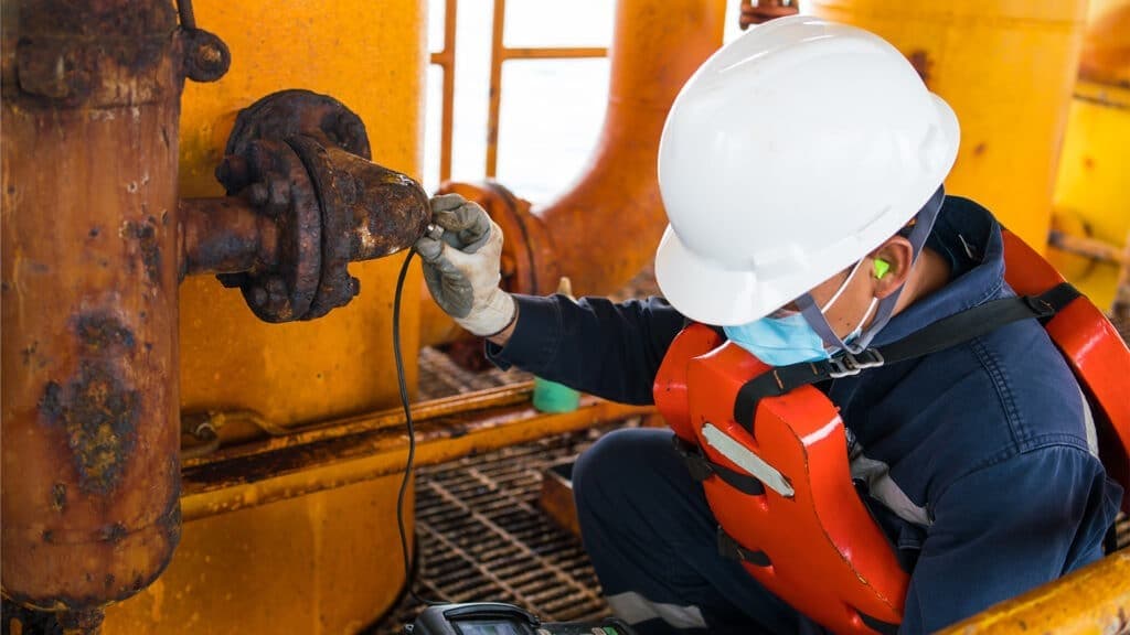 apples-aid-kazakhstans-oil-extraction-efforts