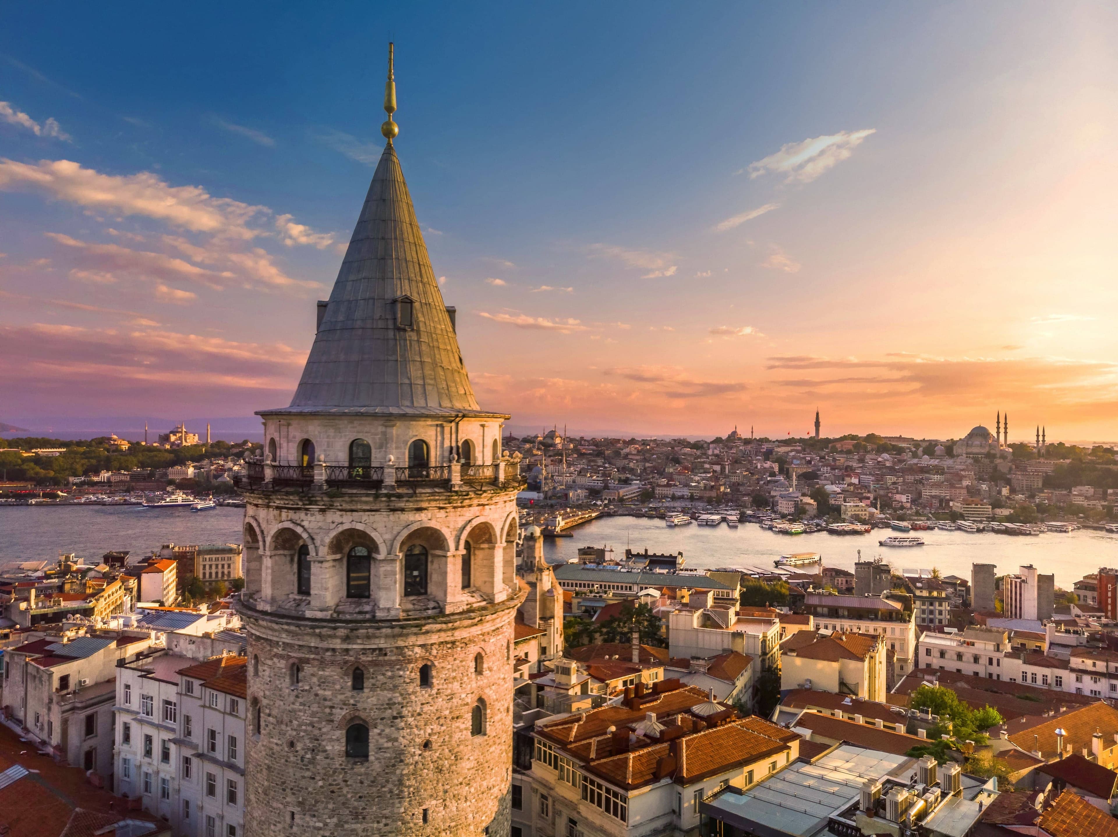 İstanbul's Towers: Must-See Marvels of the City's Silhouette