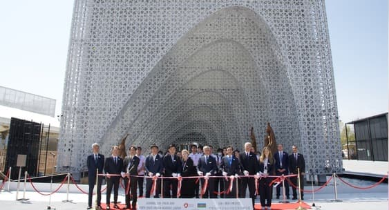 День открытия Osaka Expo-2025 привлек более ста тысяч посетителей