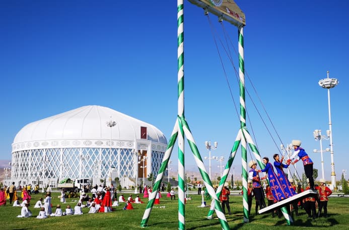 What will the weather be like in Turkmenistan during the Kurban Bayram holidays