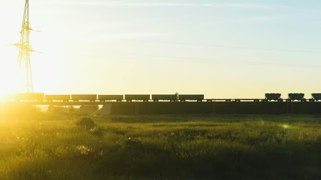 Kazakhstan aims to increase freight transportation towards Turkmenistan