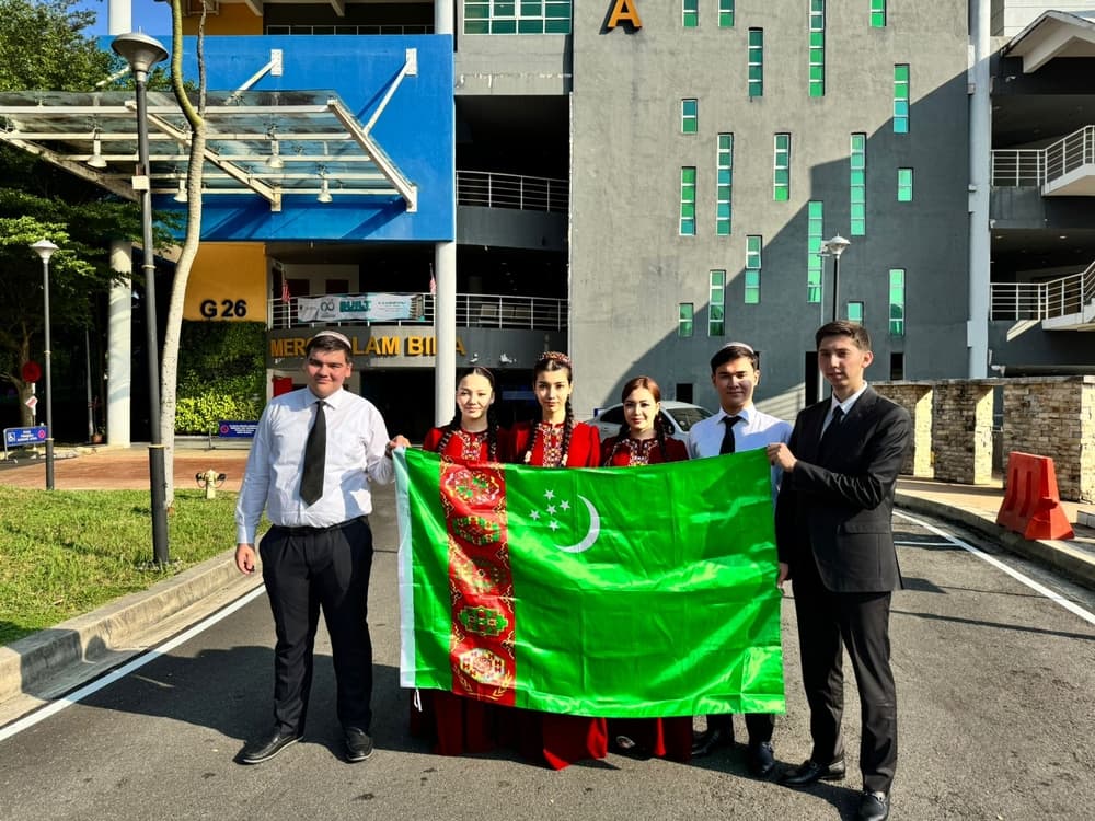 Turkmen students participate in summer program in Malaysia