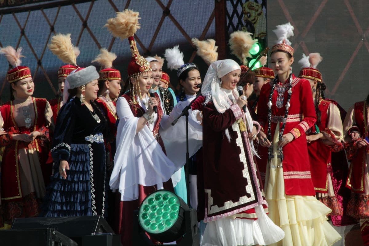 Turkmen children participate in "Önerli Ören" Festival in Aktau