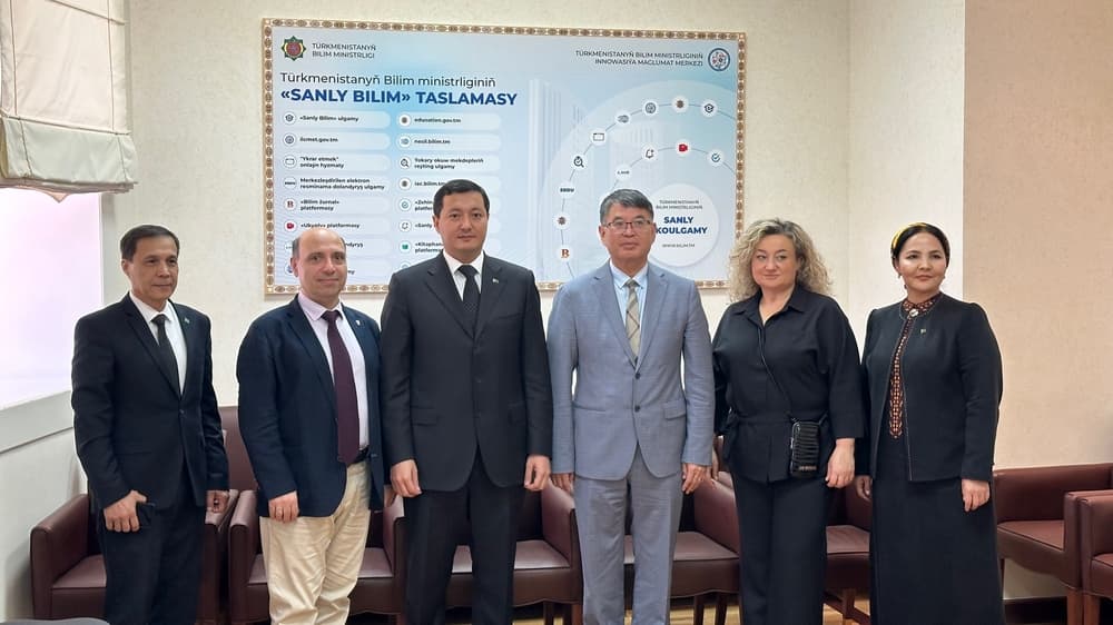 Turkmenistan and UNESCO discuss the development of digital education and AI