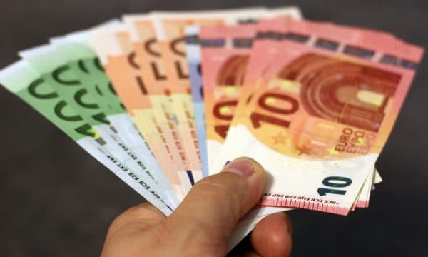 Which European countries have the highest and lowest minimum wages