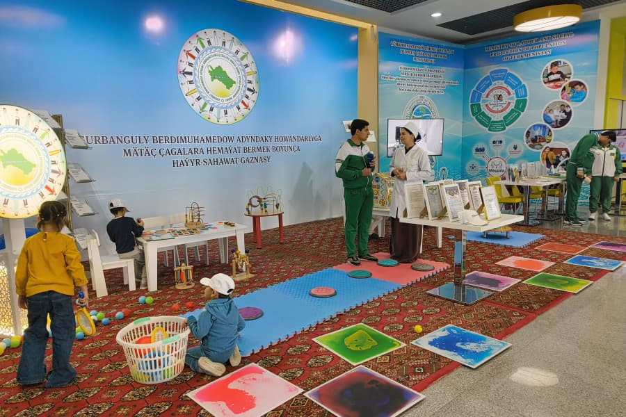 v-ashhabade-otmetili-vsemirnyj-den-rebenka-s-fokusom-na-inklyuzivnosti