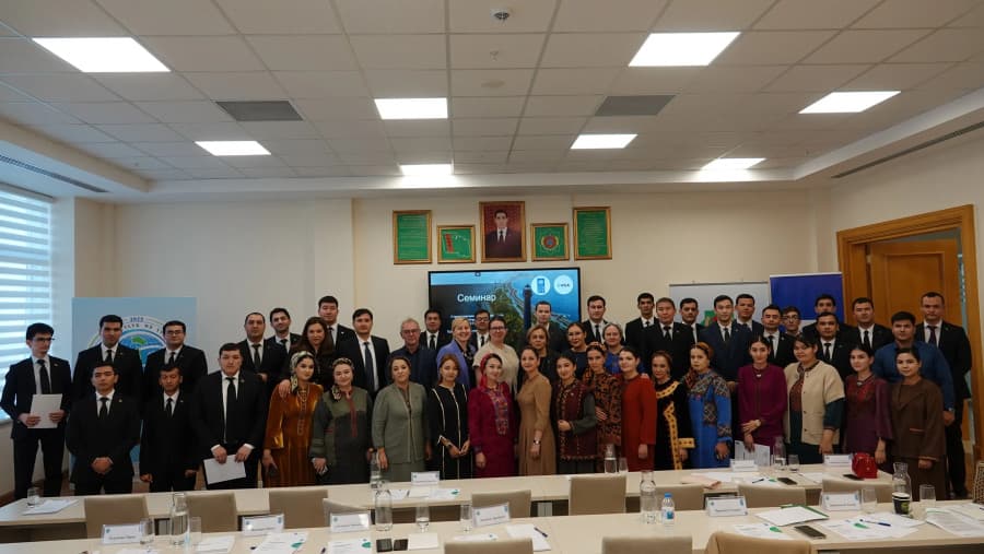 turkmenistan-usilivaet-podgotovku-kadrov-dlya-cifrovogo-gosupravleniya