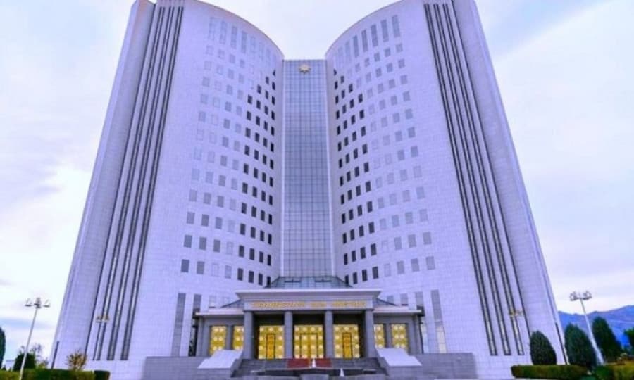 opredeleny-sroki-podachi-dokumentov-dlya-postupleniya-v-vuzy-kitaya-i-vengrii-na-20262027-uchebnyj-god