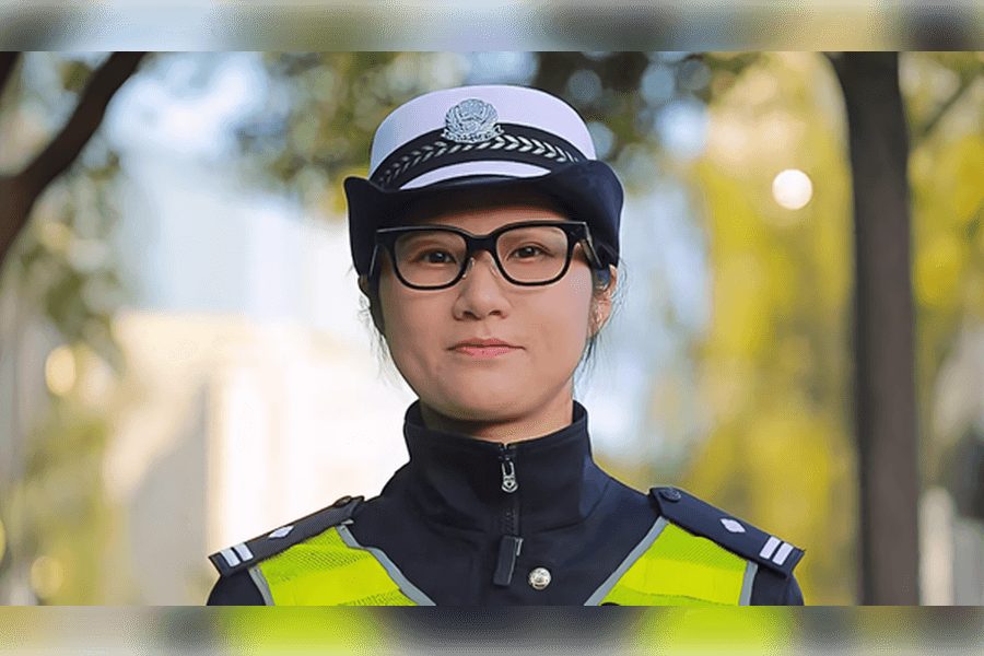 chinese-police-received-smart-ar-glasses-ai-recognizes-faces-and-license-plates-seconds