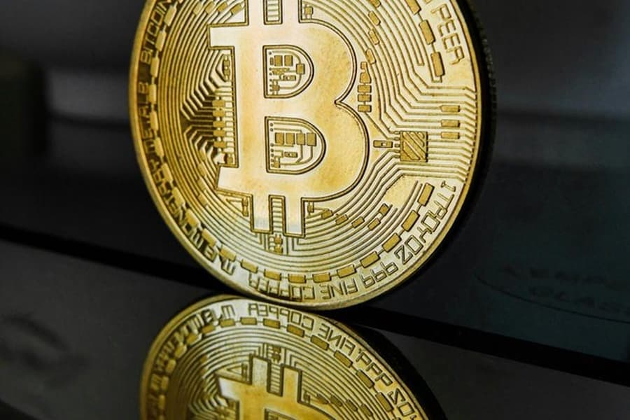Биткоин в режиме ожидания: эксперты прогнозируют новый рывок к $100 000