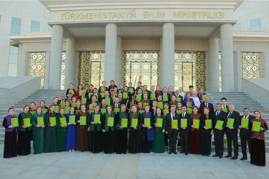 В Министерстве образования Туркменистана наградили лучших учителей страны