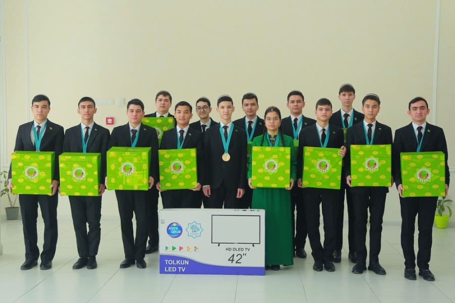 byli-nagrazhdeny-ucheniki-stavshie-pobeditelyami-xxii-mezhdunarodnoj-zhautykovskoj-olimpiady