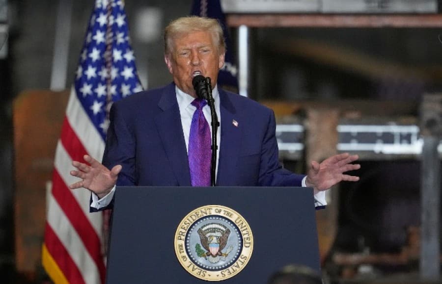 Trump signs order imposing 10% tariffs on all countries worldwide