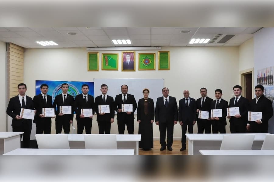 v-imo-mid-turkmenistana-uspeshno-zavershilis-kursy-po-diplomaticheskomu-protokolu