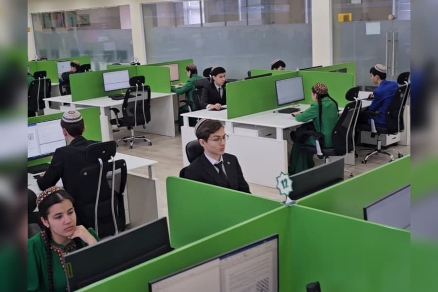 turkmenistanda-mekdep-okuwcylarynyn-arasynda-informatika-boyunca-baslesik-gecirildi