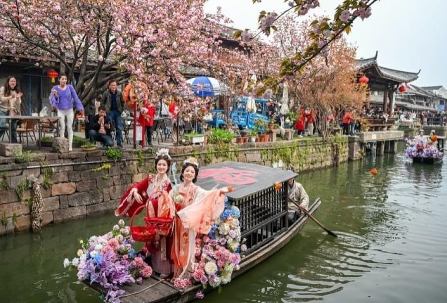 guller-bazarlar-we-tasirler-hytay-yaslarynyn-taze-durmus-stili