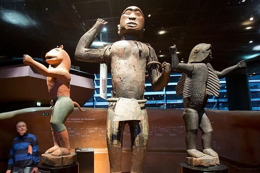 france-simplifies-procedure-returning-cultural-property-former-colonies