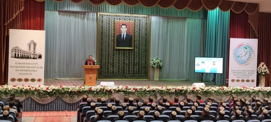 aragatnasyk-pudagynyn-wekilleri-telekommunikasiyalar-we-informatika-institutynda-gecirilen-bos-orunlary-hodurlemek-caresine-gatnasdylar