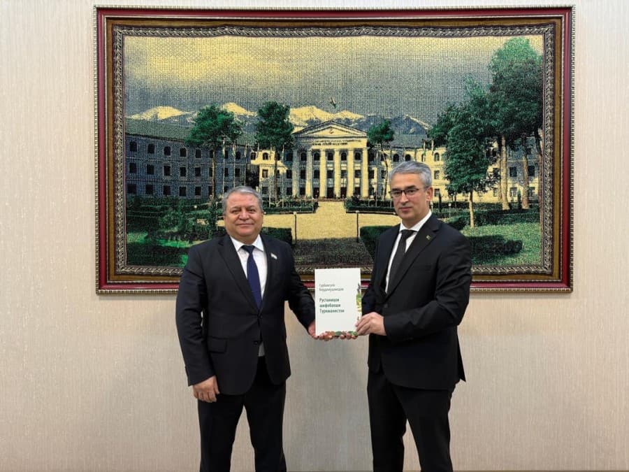 A meeting was held between the Ambassador of Turkmenistan and the leadership of the Abu Ali ibn Sino Tajik State Medical University