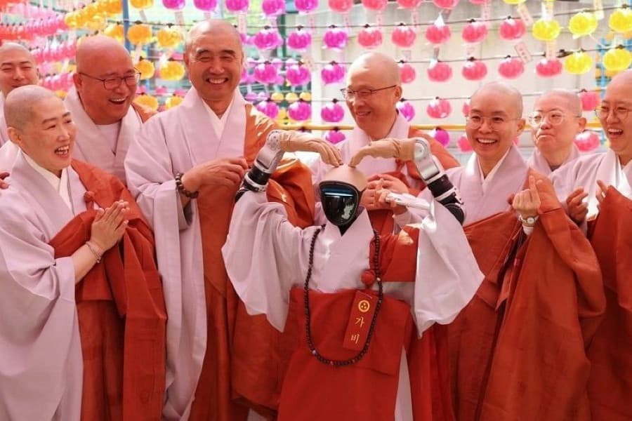 Humanoid robot officially takes monastic vows in Seoul