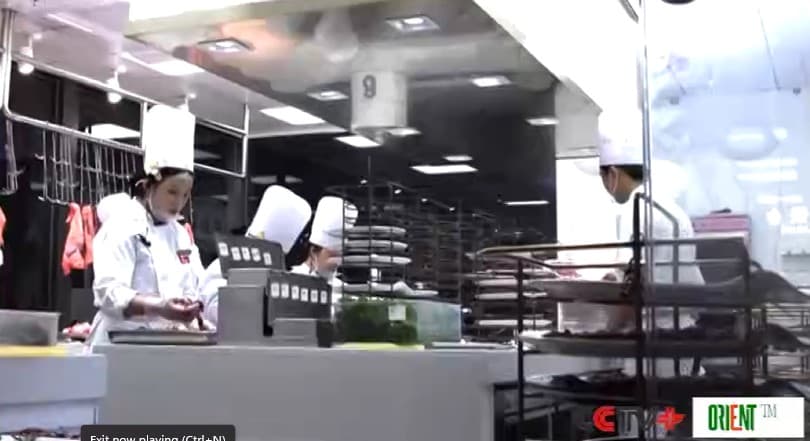 Гуандун встречает 2026 год ростом спроса на праздничные ужины