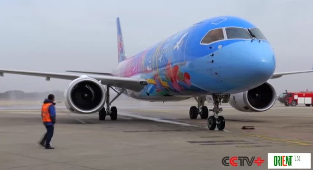 Пассажирский самолет C919 производства КНР открывает новый внутренний авиамаршрут