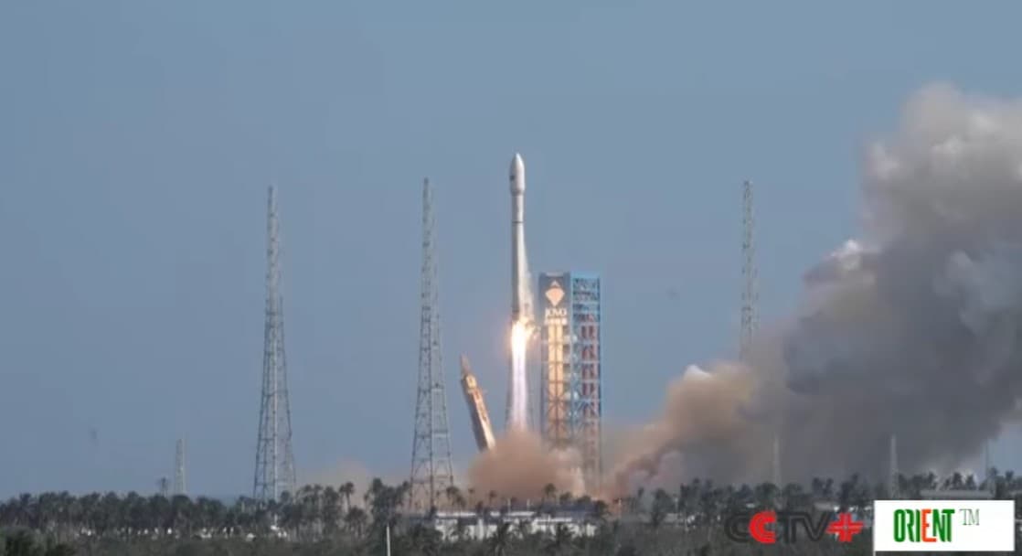 Китай с космодрома на Хайнане вывел на орбиту 19-ю группу интернет-спутников