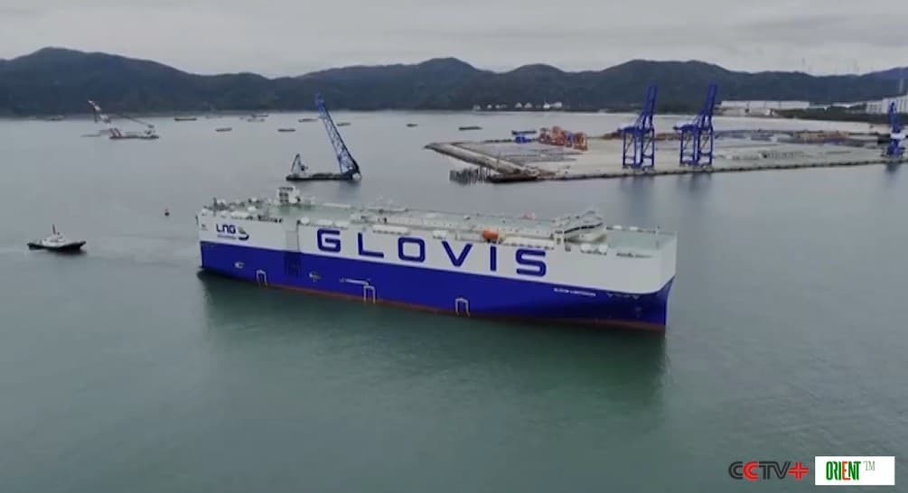 Гигантский ролкер Glovis Lighthouse повёз в Европу рекордные 8000 китайских электромобилей — 230 метров длины и 14 палуб для «зелёных» машин
