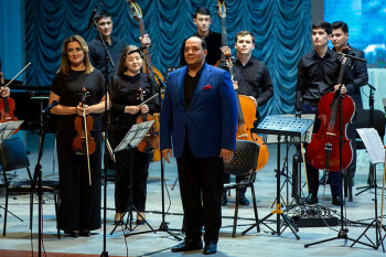 Röwşen Nepesowyň saundtreklerden düzülen konserti