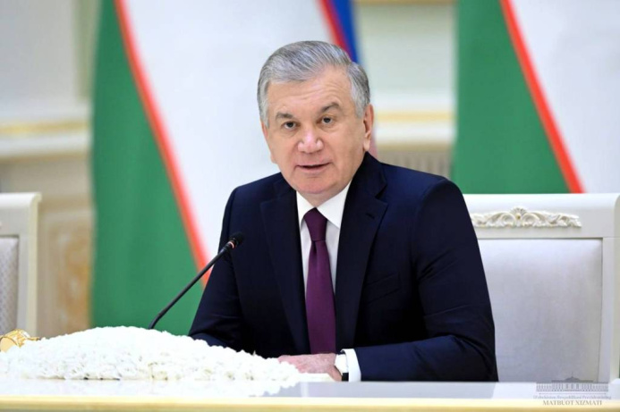  Uzbekistan Cuts Over 2,000 Officials, Replacing Them with AI