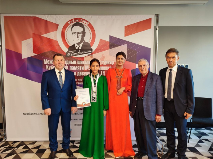  A young chess player from Turkmenabat takes silver at the tournament of the CIS countries