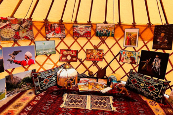 Milli eksponatly türkmeniň «ak öýi» Rumyniýadaky folklor festiwalynyň bezegi boldy