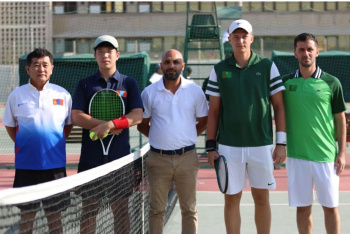 Türkmen tennisçileri Dewisiň kubogy ugrundaky ýoluny iki ýeňiş bilen başladylar