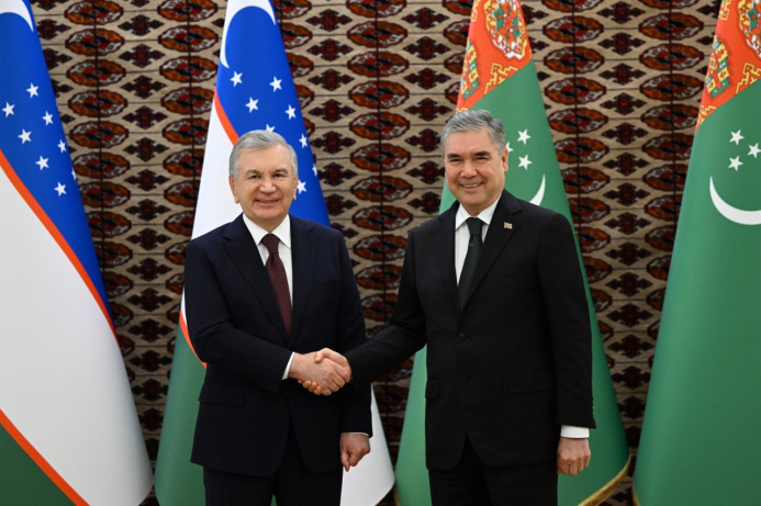  Gurbanguly Berdimuhamedov and Shavkat Mirziyoyev Held Talks in Avaza