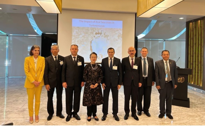  The Turkmen delegation made a presentation on the Aral Sea issues during the ESCAP session