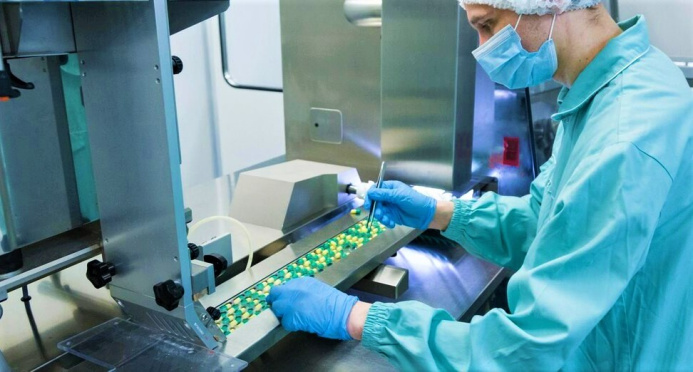  Ženewada “Roche” farmholdingi bilen seýrek keselleri bolan çagalara goldaw bermek boýunça taslamalar ara alnyp maslahatlaşyldy