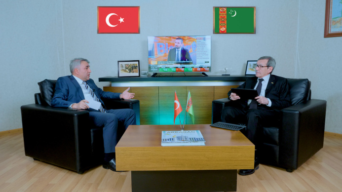 Gatnaşyklary gurmak, işewürligi ösdürmek: Söwda meseleleri boýunça türk geňeşçisi bilen söhbetdeşlik