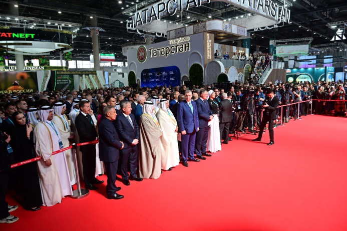  Ynanyşmak – üstünlikli geljegiň açarydyr: Kazan şäherinde “KazanForum”-yň açylyş dabarasy geçirildi