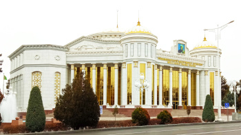 Репертуар Национального Музыкально-драматического театра Туркменистана имени Махтумкули на 1-2 апреля
