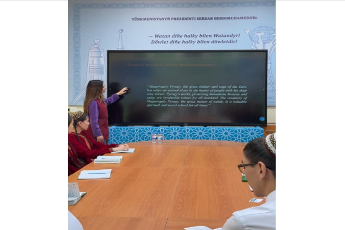  Derya Soýsal Türkmenistanyň HGI-da Magtymguly Pyragynyň mirasyny şöhlelendirdi