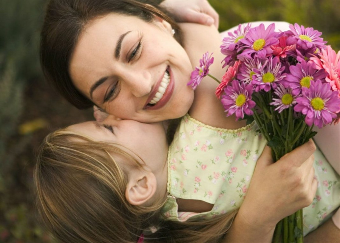  The Embassy of the Russian Federation in Turkmenistan holds a photo contest "About women with love"