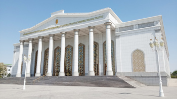 Репертуар Главного академического драматического театра Туркменистана имени Великого Сапармурата Туркменбаши на 8-9 апреля